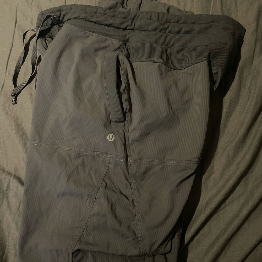 women lululemon pants size 12 ,similiar to the dance studio cargos.
